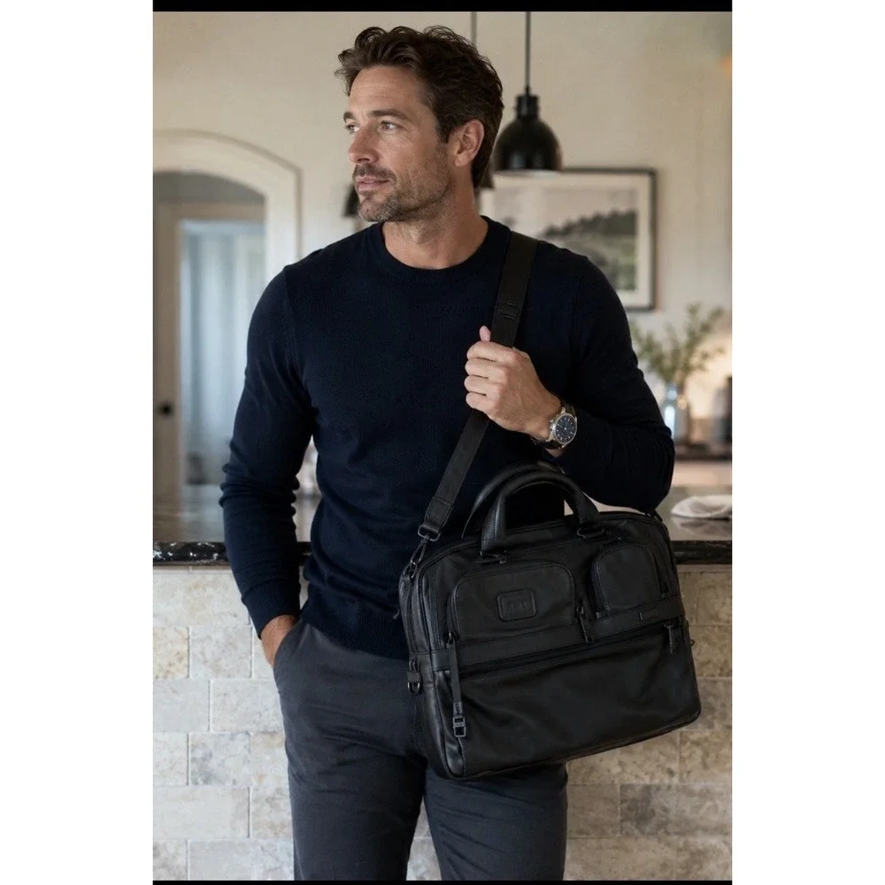 Tumi Alpha 1 T-Pass Leather Laptop Briefcase Style 96516 MINT Travel Work